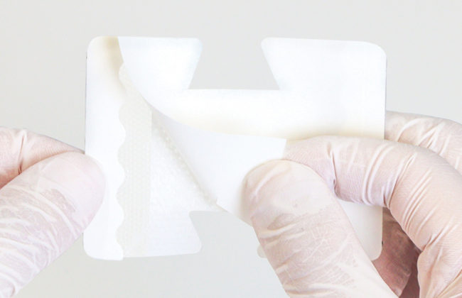 尿道カテーテル・ドレーンチューブ固定テープのわかりやすい貼り方・はがし方【クリアホールドライナー】の画像