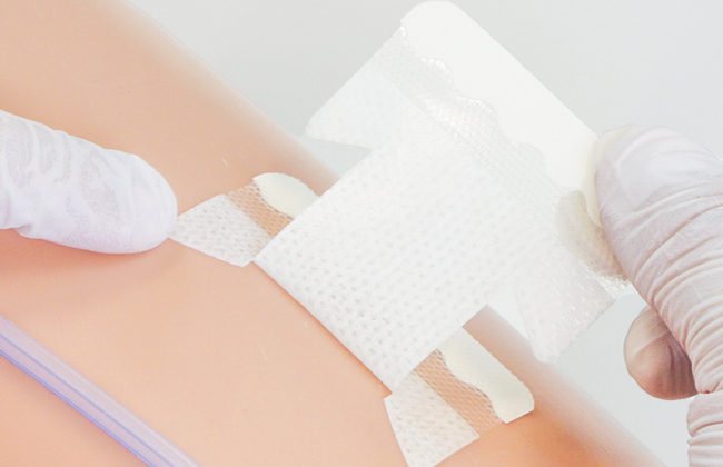 尿道カテーテル・ドレーンチューブ固定テープのわかりやすい貼り方・はがし方【クリアホールドライナー】の画像